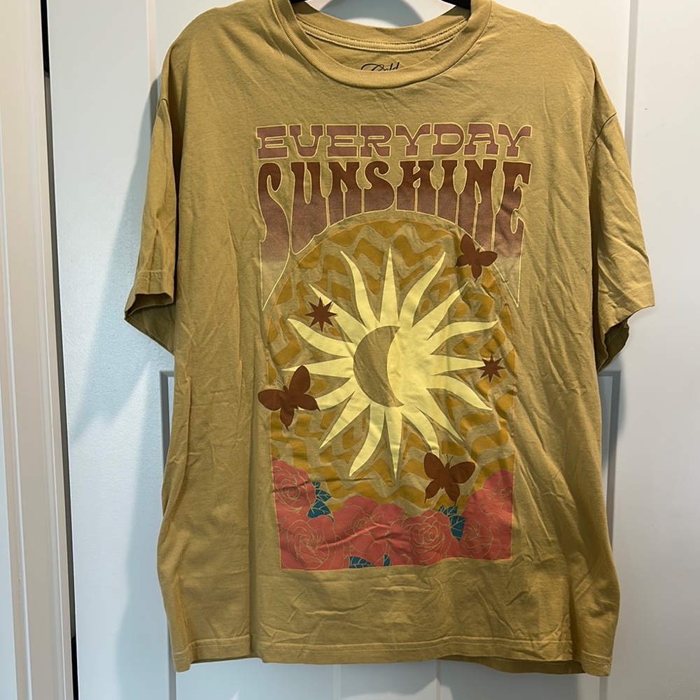 Everyday Sunshine Graphic T-Shirt